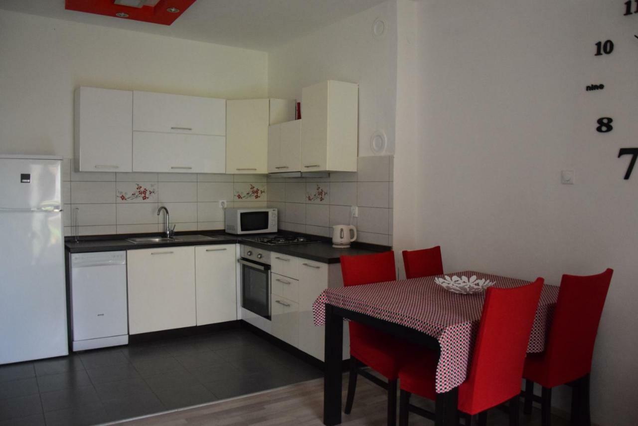 Apartman Ana Lejlighed Sali Eksteriør billede