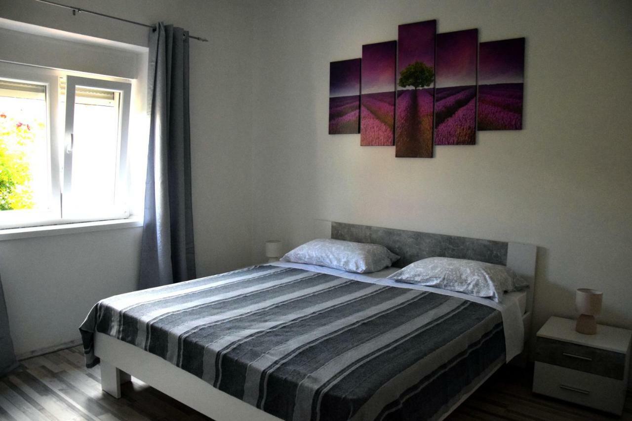 Apartman Ana Lejlighed Sali Eksteriør billede