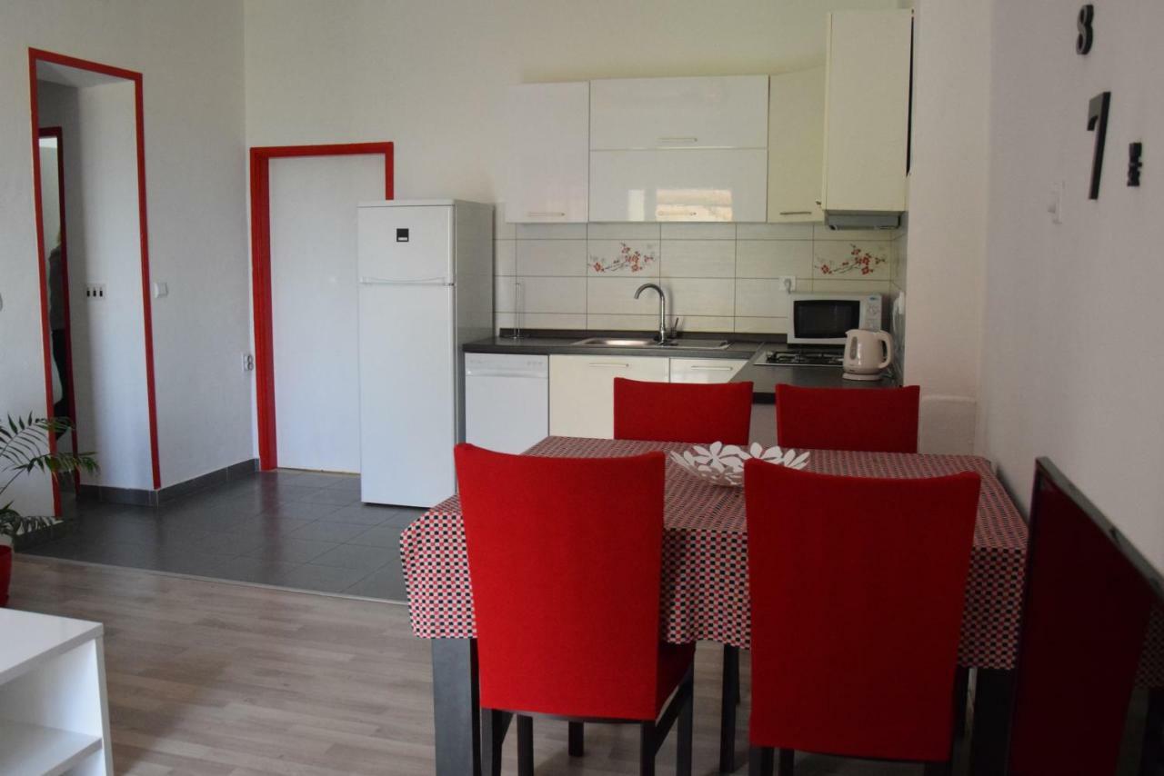 Apartman Ana Lejlighed Sali Eksteriør billede